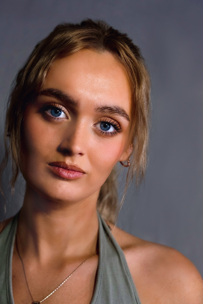 Hayley Bellamy. Image 1