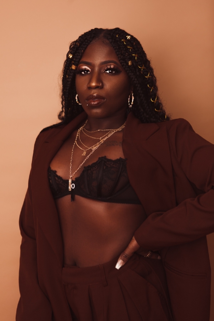 Jessica Larsh. Image 16