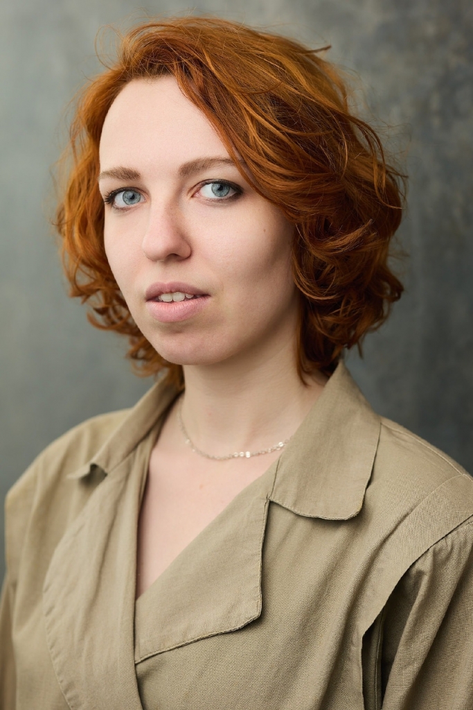 Leah Taylor. Image 4