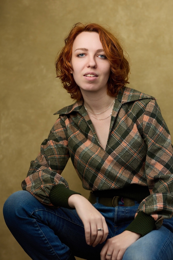 Leah Taylor. Image 7